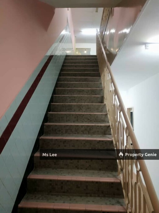 Room 203 RM 650 @ 2 Storey Shop Hotel,Chow Kit -near LRT/HKL/IJN -Ready 3/8