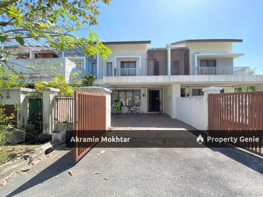 Freehold & Renovated | Double Storey Terrace Intermediate Azalea Homes, Taman Kundang Jaya, Rawang.