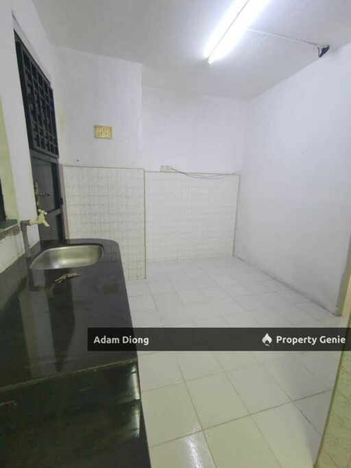 Blok 10 @ TAman Tun Aminah Ground Floor Flat