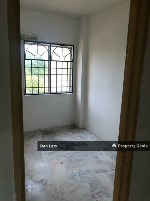Astana Alam Apartment Puncak Alam Corner Lot for Sale !!