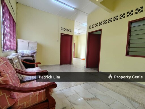 Taman Bukit Beruang Corner Lot, Single Storey Terrace House For Rent