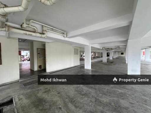 Semarak Apartment Setia Alam: Freehold 3 Bedroom Home