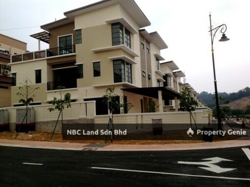 Jelutong Heights 8