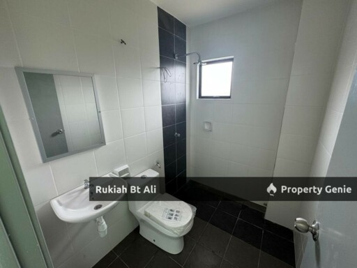 CORNER LOT NEW UNIT TAMAN CHEMBONG UTAMA