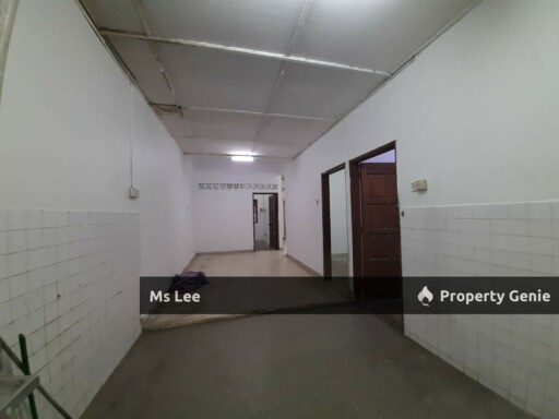 1 storey house - Taman Sri Muda @ Seksyen 25 , Shah Alam - Sale below bank value Rm50k