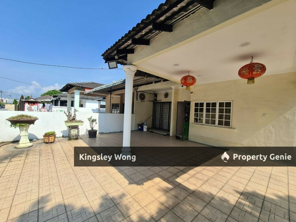 Bercham Ipoh Single Storey Corner Semi D with Huge land Renovated Next Bercham Lotus