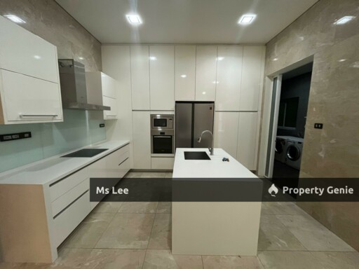 The Pearl @ KLCC-Level 27 private lift-Sale below bank value Rm180k