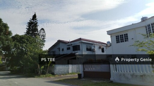 Corner spaious 2 Storey