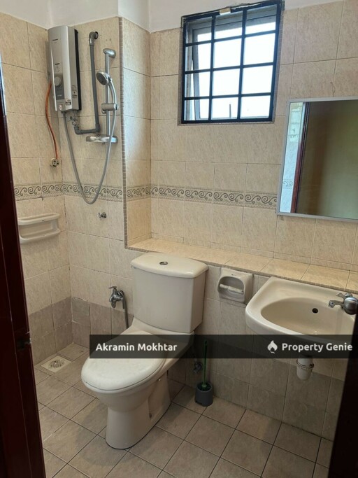 22x75 Facing Open Renovated Teres 2 Tingkat Putra Bistari, Putra Heights