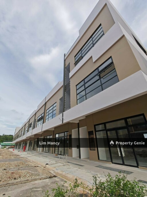Horizon Hills Brand New Double Storey Shoplot For Rent