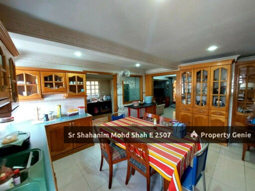 DOUBLE STOREY HOUSE AT TAMAN ALAM MEGAH SEKSYEN 27 SHAH ALAM  END LOT UNIT, RARE UNIT WITH BIG SIZE