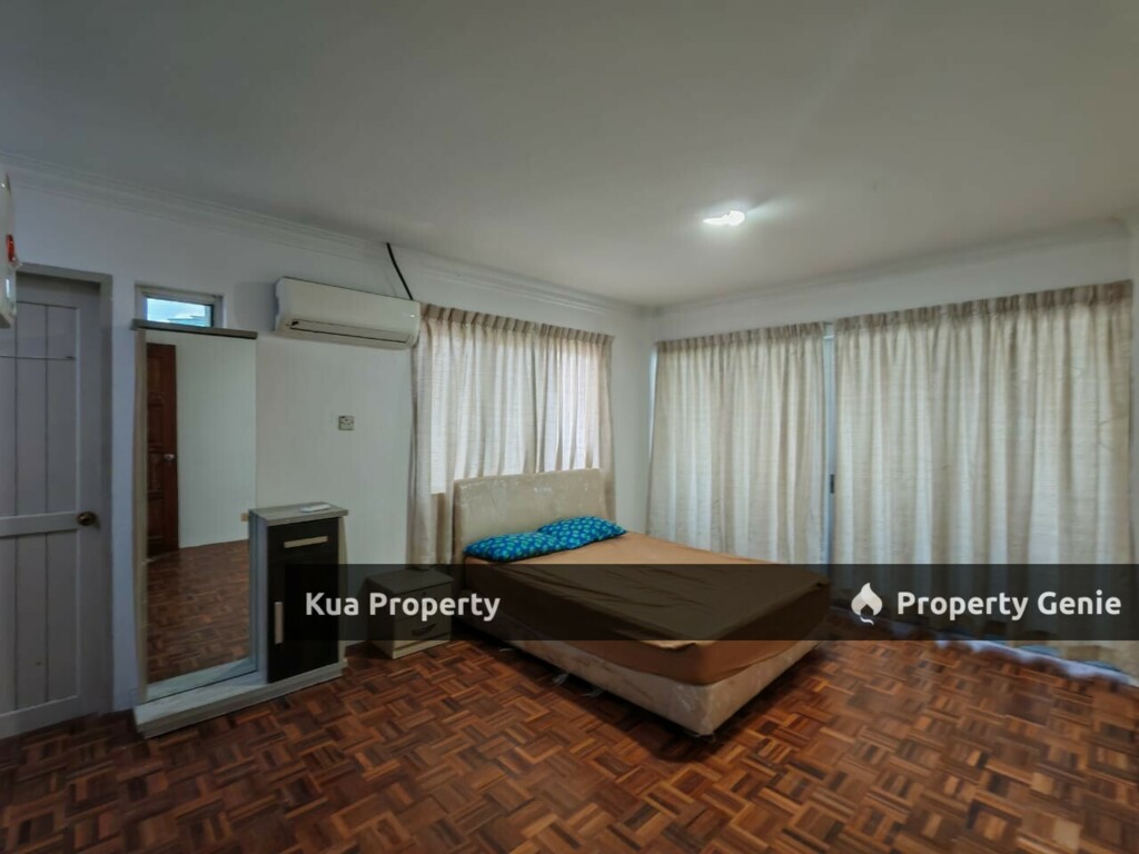 Master Room for Rent! Located at Central Court Apartment, near MBKS