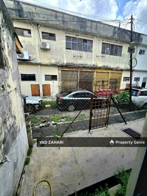 Seksyen 25, Shah Alam | 2-Storey Terrace 4 Bedrooms | RM460K - Freehold, Below Market & Extra Land 6Ft