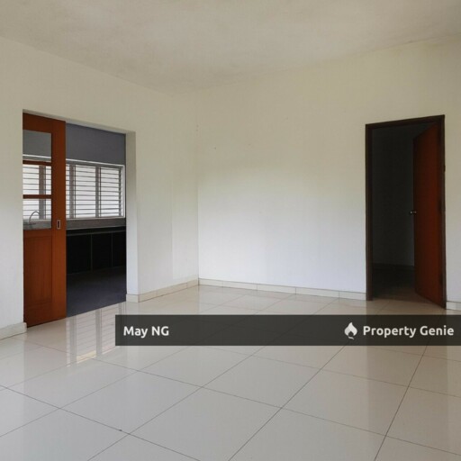 Taman Prima Tropika, Seri Kembangan 3 Storey Corner Lot with Extra Big Land For Sale