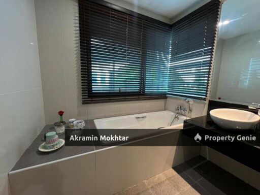 Freehold, Endlot Bungalow 3 Storey Sejati Residence, Cyberjaya -  Fully Furnished
