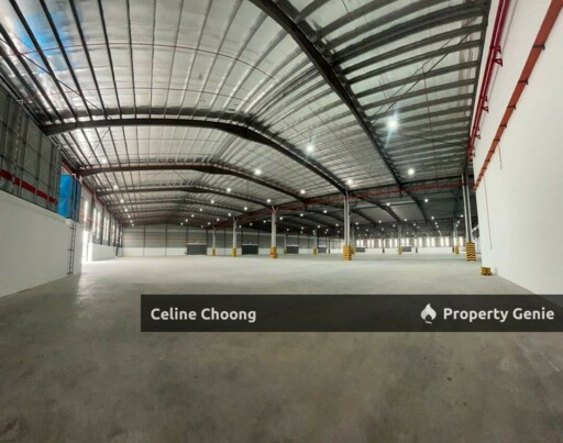 West Port Warehouse come with office with Land