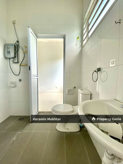 FREEHOLD & RENOVATED | Double Storey Terrace@Nadayu 92, Kajang