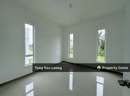 BJB Height Bungalow In Bemban, Spacious 5000 Sqft Land