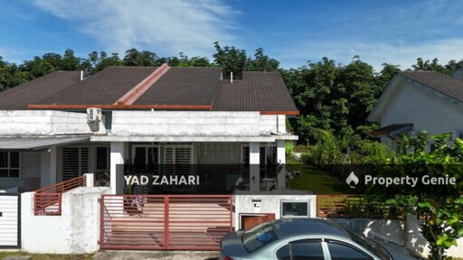 Seksyen 29, Kg Lombong Shah Alam | Single Storey Semi-D 4 Bedrooms | RM480K - Good Condition with Loft and Semi Furnished