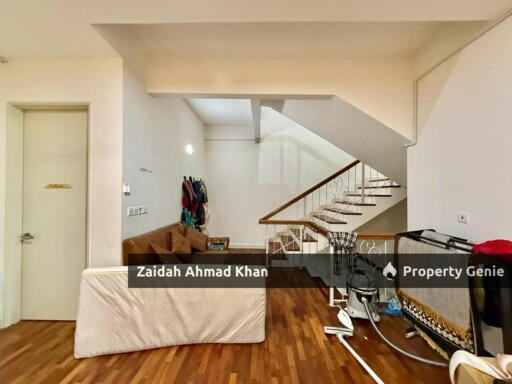 1080 RESIDENCE TAMAN PUNCAK SAUJANA KAJANG 3-STOREY SEMI DETACHED FACING CLUB HOUSE 2 MASTERBEDROOM