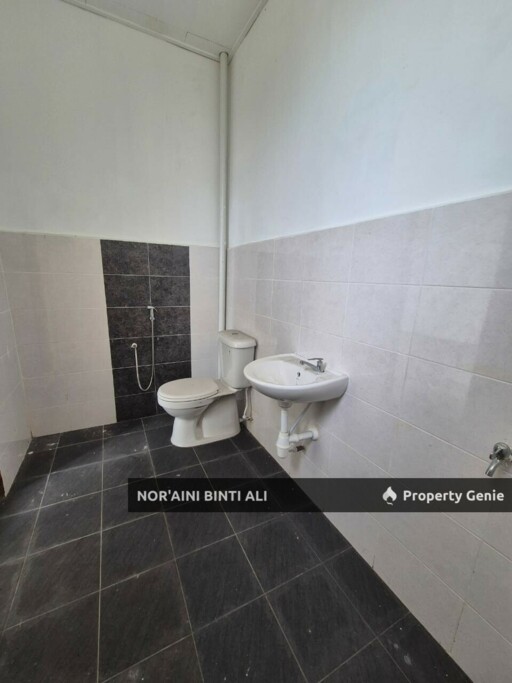 Teres 2 Tingkat untuk Dijual di Taman Geliga Permai, Kemaman