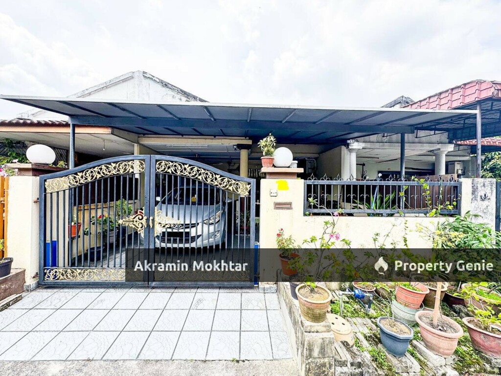 Partially Furnished & Extended | Single Storey Taman Kinrara 1 Puchong