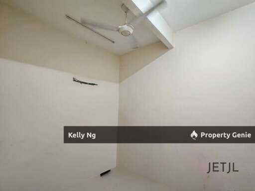 Double Sty House At Taman Saga Klang For Sale