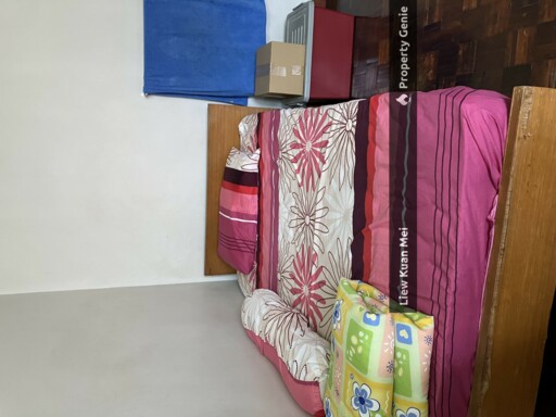 This 3-storey terrace house is located at Lorong Setiabistari 3, Damansara Heights, in a prime and strategic location just a short distance from Pavilion Mall and the MRT station.