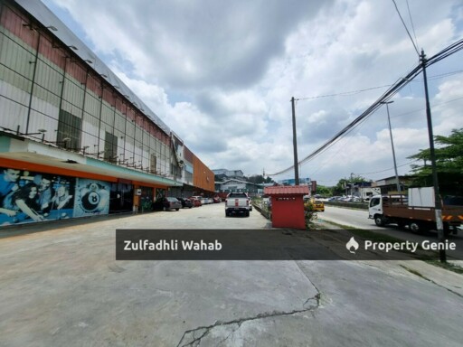 Shoplot Kampung Subang Baru Facing Main Road 15000sf