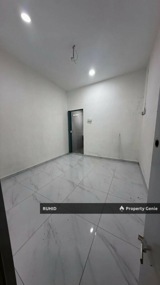 Single Storey Low Cost House Taman Zamrud Ulu Tiram | Freehold | Fully Renovated,