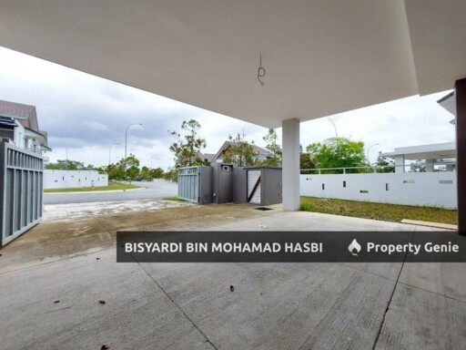 End Lot Extra Land Double Storey (Type Acacia) Serene Heights Bangi.