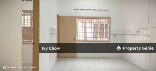 Big big Single Storey Corner lot