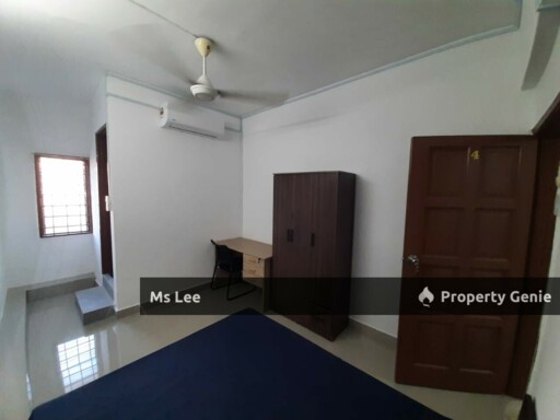 Male Room 4 RM750 @ 1st Floor Shop Apt-Sek 7-Shah Alam-near UITM-Ready Now