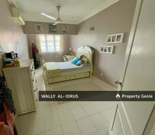 Semi D Renovated with Extra Large Land @ Section 7 Shah Alam