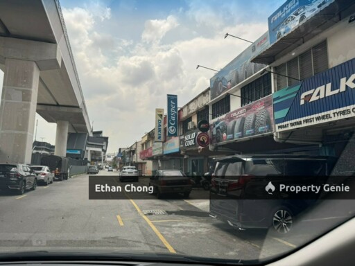 Unfurnished Ground Floor Shop for Rent at Lebuh Merpati, Off Jalan Meru, Klang