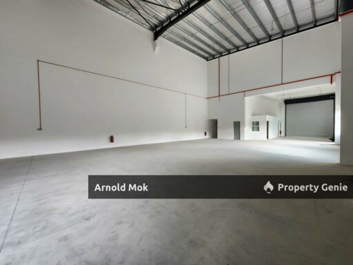 1.5 Storey Cluster Factory @ Frontier Industrial Park, Desa Cemerlang for Rent