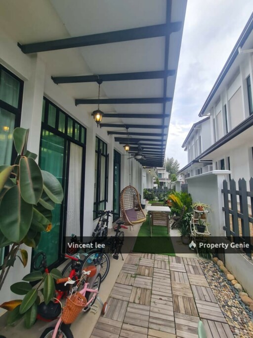 Tenderfield Eco Majestic Semenyih Semi-D Cluster 32X70 Renovated Condition