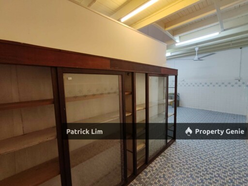 Jonker Street Nearby Double Storey Shoplot For Rent