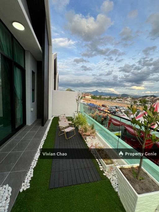 Freehold Big Size Double Storey Nearby @ Botani