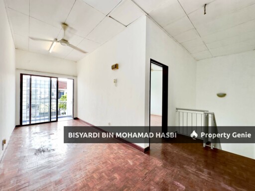 HOT LOCATION‼️ & SPACIOUS UNIT‼️ Double Storey Jalan Turmalin, Seksyen 7 Shah Alam.