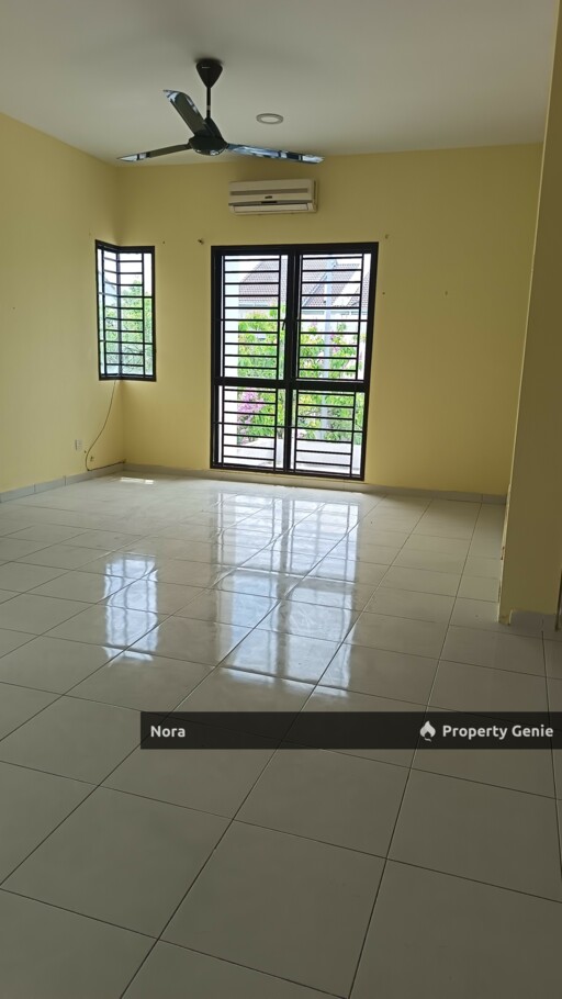 Laman Delfina, Nilai Impian. Corner Lot for Sale