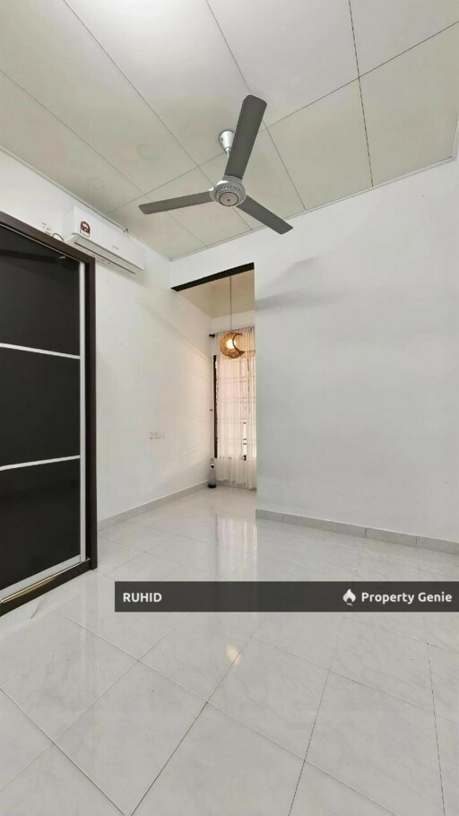Freehold Seri Austin Single Storey Terrace House 3R2B