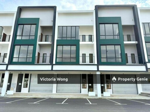 Austin Crest Emerald 2