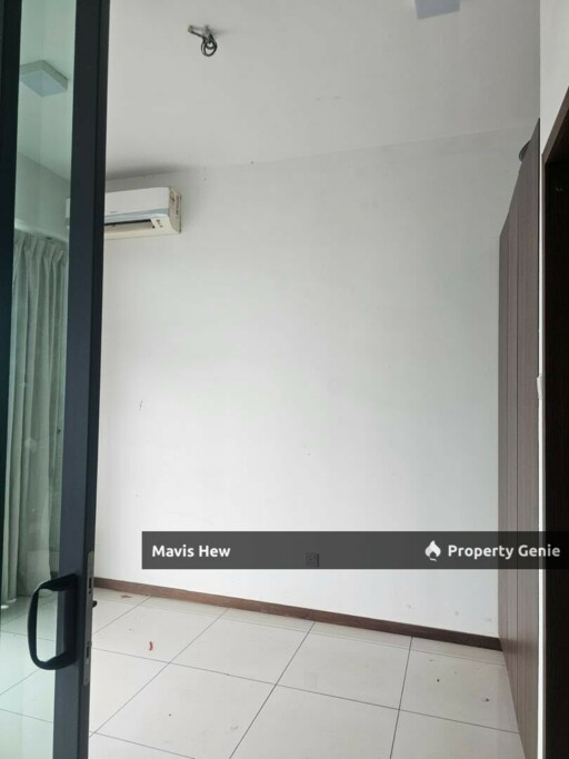 For Rent, Crescent Bay Suites, 2 Carpark, Dual Key Unit, Partial Furnished, New Paint