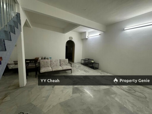 Taman Cempaka 2-storey House For Sale - Good Condition, Concrete Ceiling
