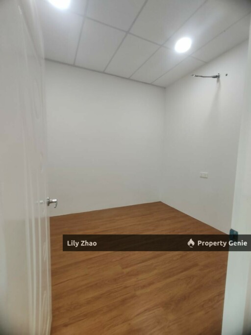 Office Room for Rent, 400 sqft, Private Toilet, Newly Renovated, Prime Area, 2nd Floor Grand Plaza Putatan 5 Town, Kota Kinabalu
