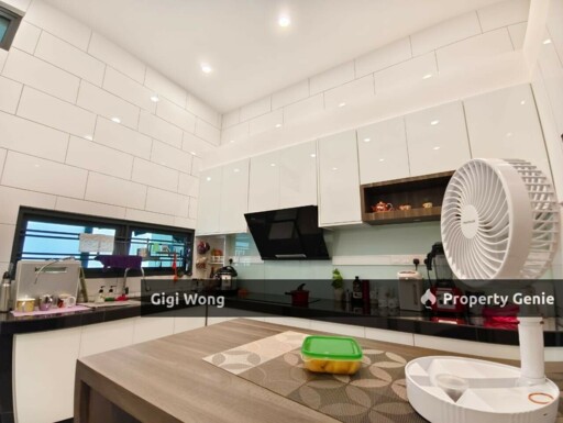 8 Residence Superlink 2.5 Terrace House