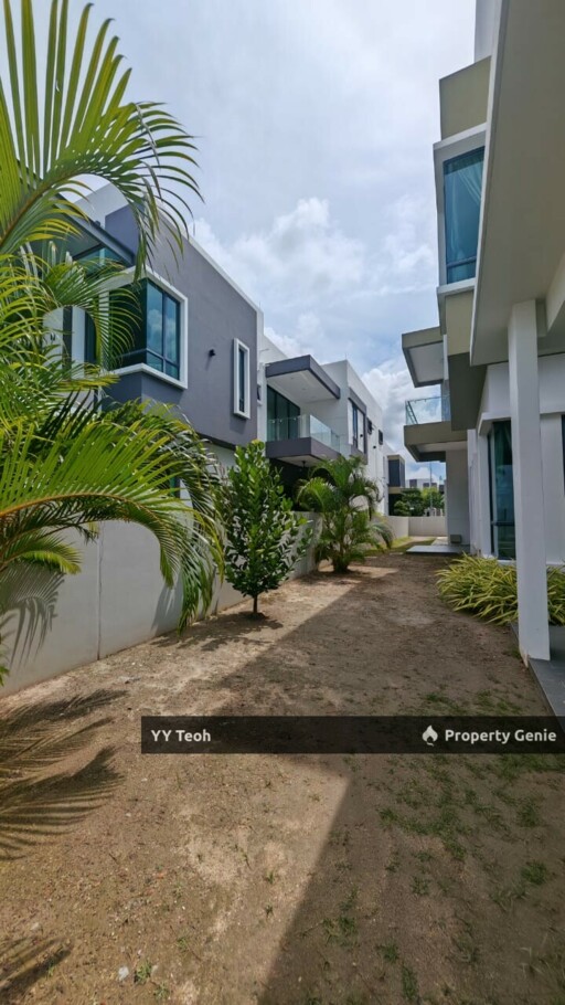 8 Residence Padang Temu Double Storey Semi D