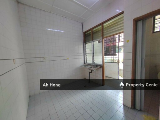For Sale / Taman Molek / Single Storey / Original Unit / Freehold