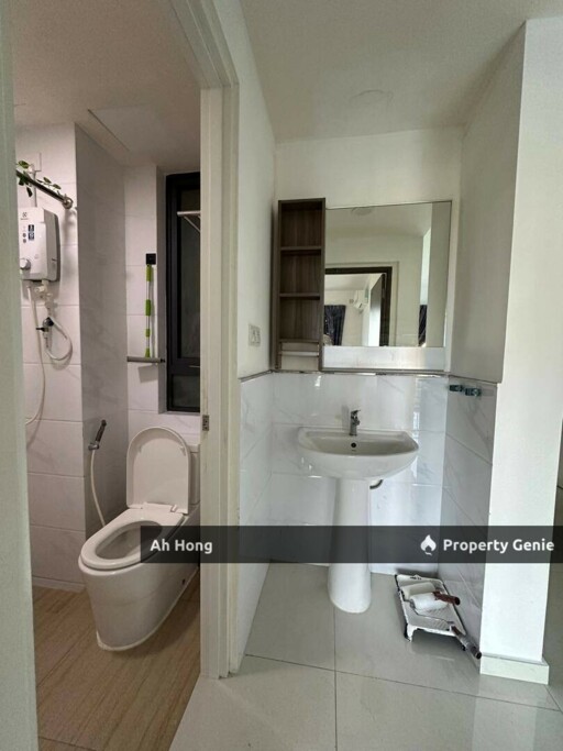 Tampoi / Central Park / 2bedroom / Partially Furnished